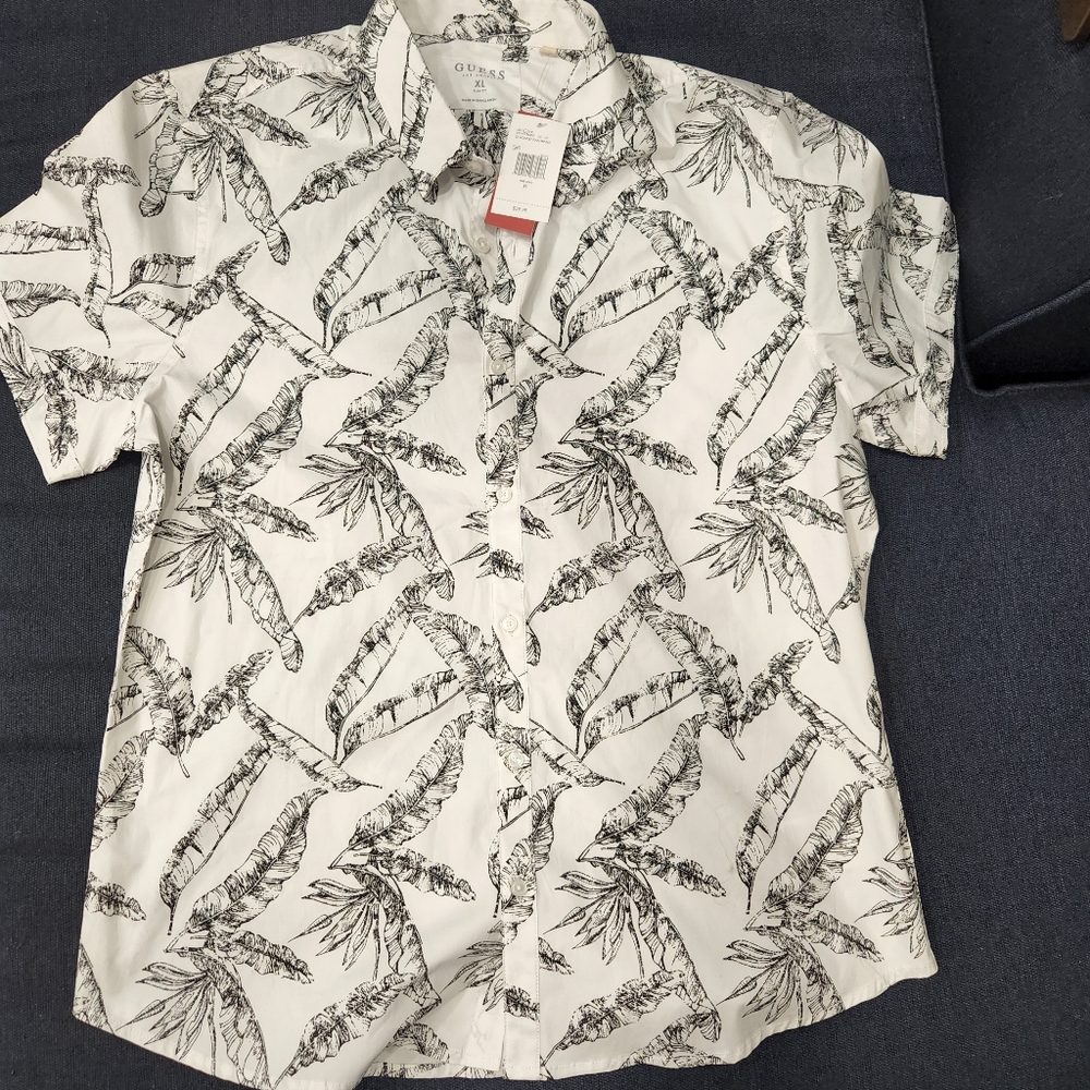 GUESS BUTTON-UP SHIRT
